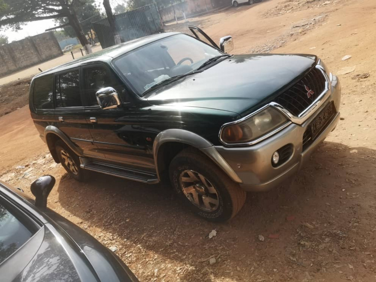 Mitsubishi Pajero Sport, Carros, Bissau