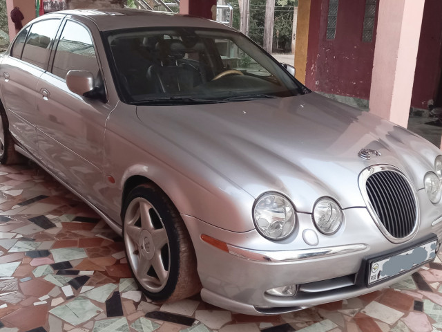 Jaguar S-Type, Carros, Bissau