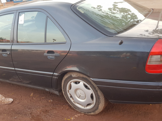 Mercedes-Benz C-class, Carros, Bissau