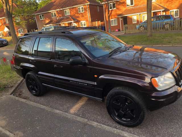 Jeep Cherokee, Carros, Bissau