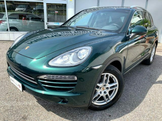 Porsche Cayenne, Carros, Bissau