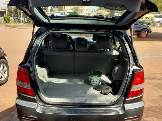 Kia Sorento, Carros, Bissau