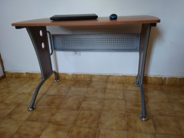 Mesa de escritório, Mesas - Cadeiras, Bissau