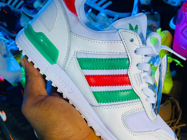 ADIDAS, Calçado, Bissau