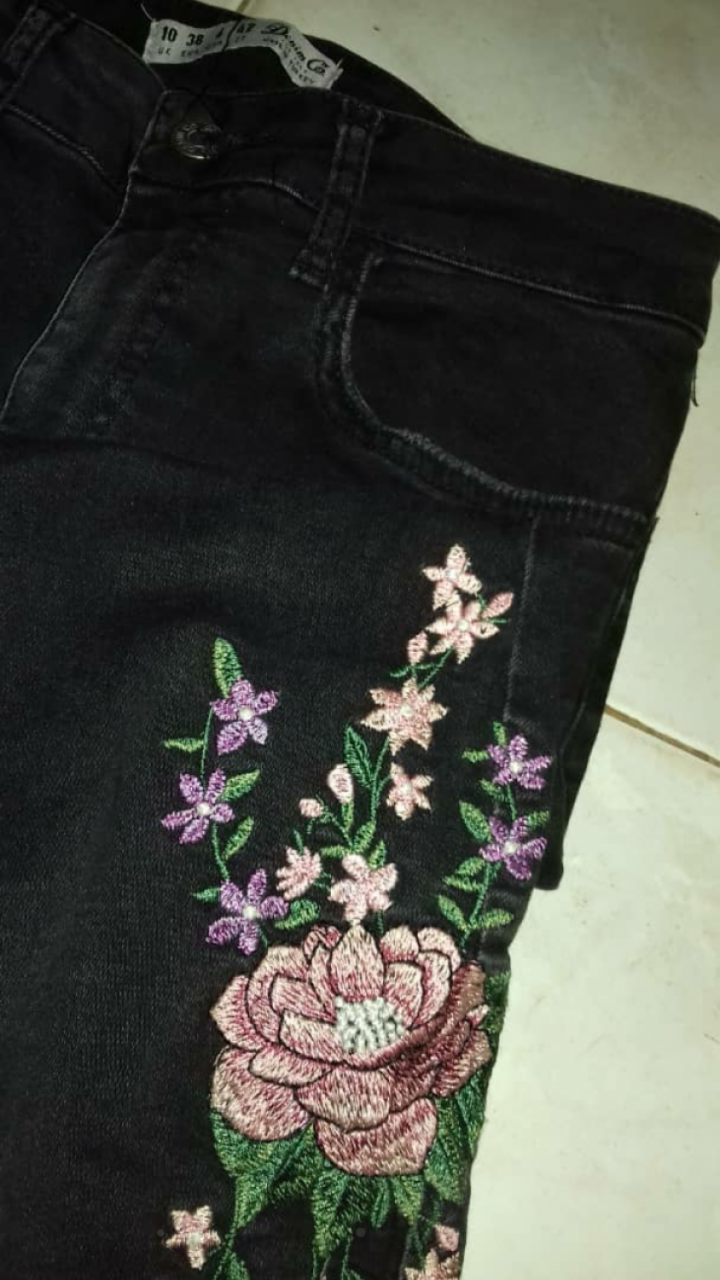 Calças, saias e calcões de ganga, Roupa, Bissau