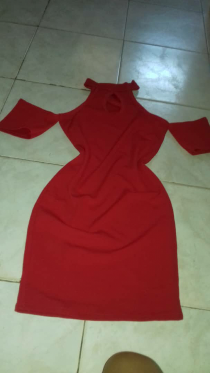 Vestido Vermelho, Roupa, Bissau