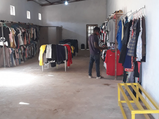 Ropa pra tudo familia, Roupa, Bissau