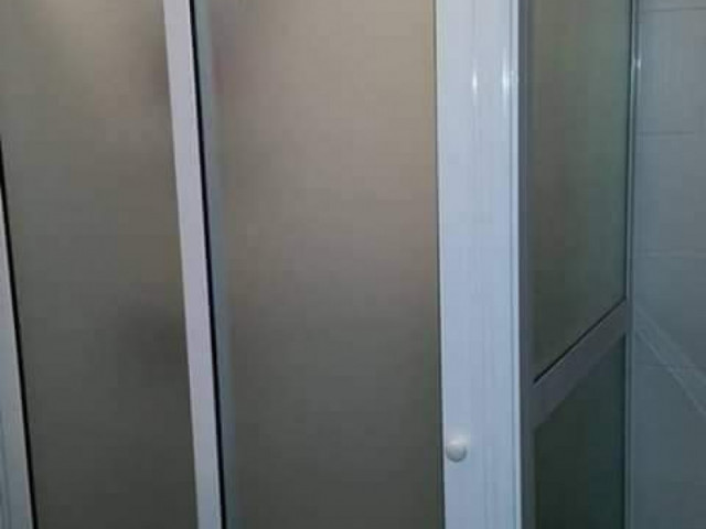 Portas de casa banho, Materiais de Construção, Bissau