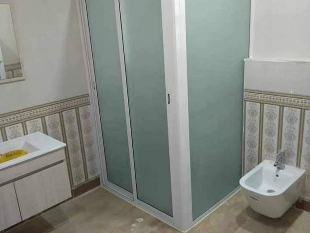 Portas de casa banho, Materiais de Construção, Bissau