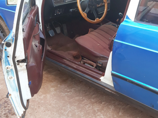 Mercedes-Benz 190, Carros, Bissau
