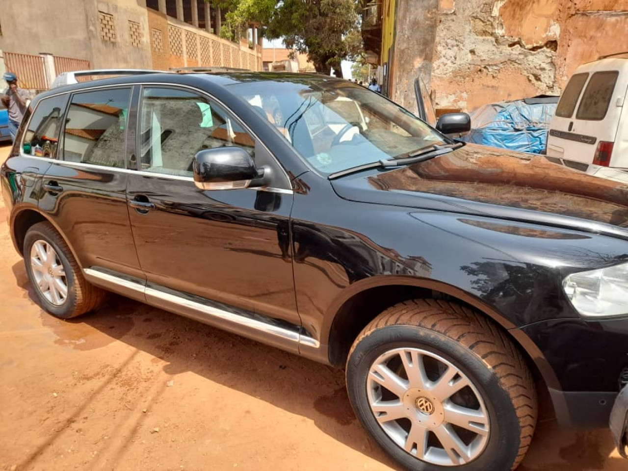 Volkswagen Touareg, Carros, Bissau