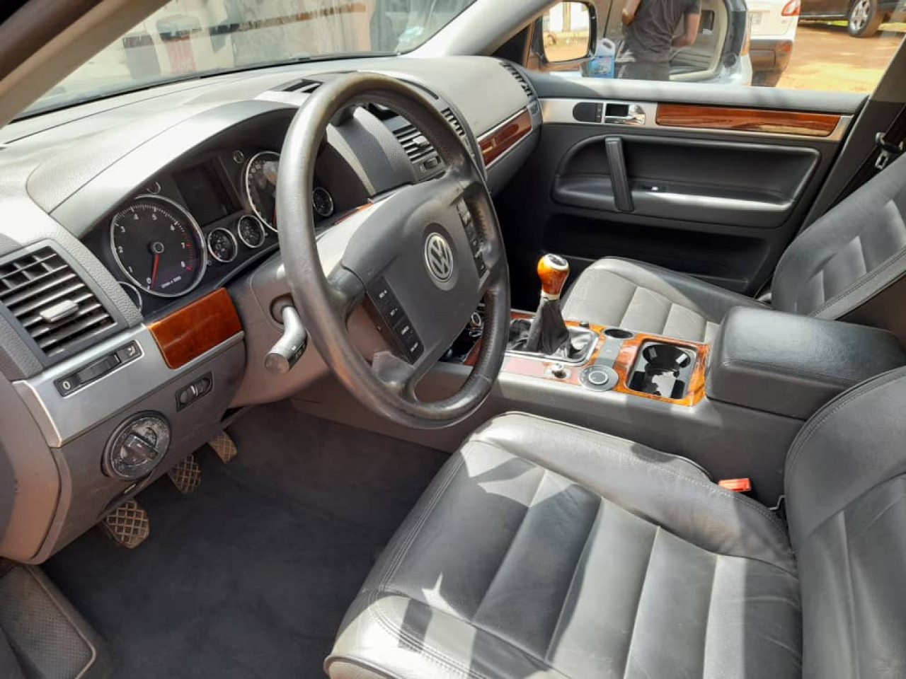 Volkswagen Touareg, Carros, Bissau