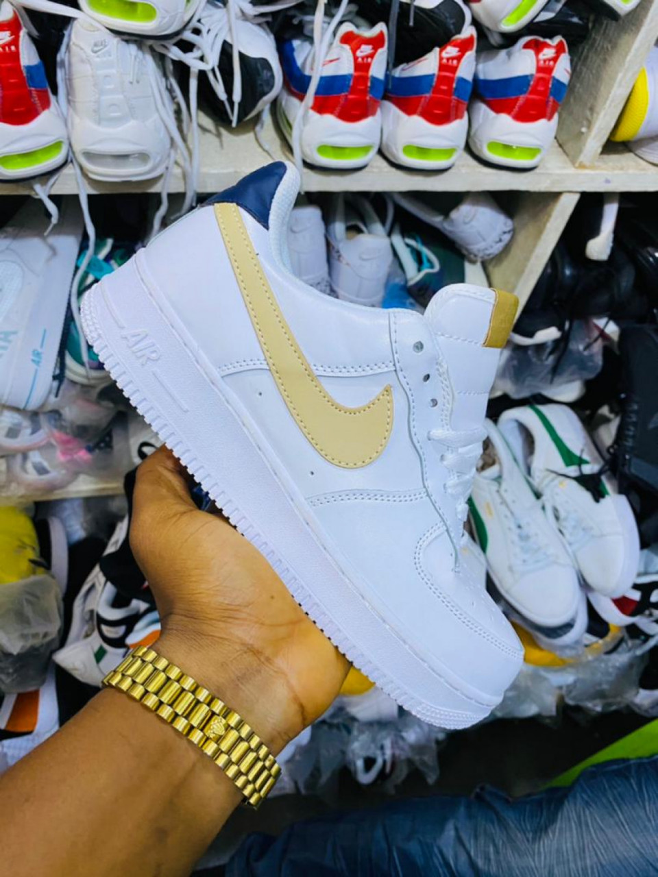 Nike Air Force, Calçado, Bissau