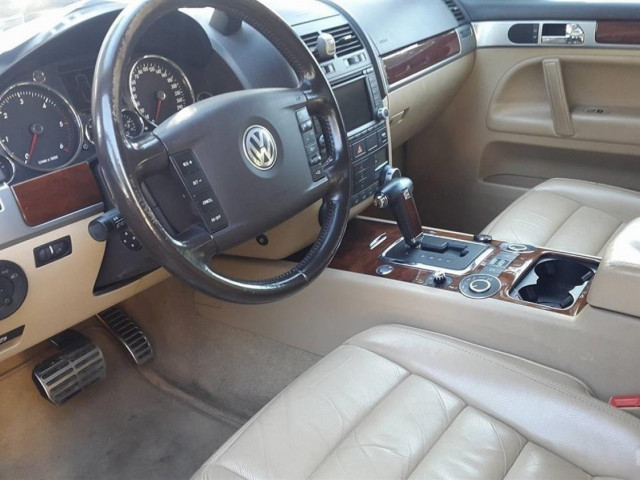 Volkswagen Touareg, Carros, Bissau