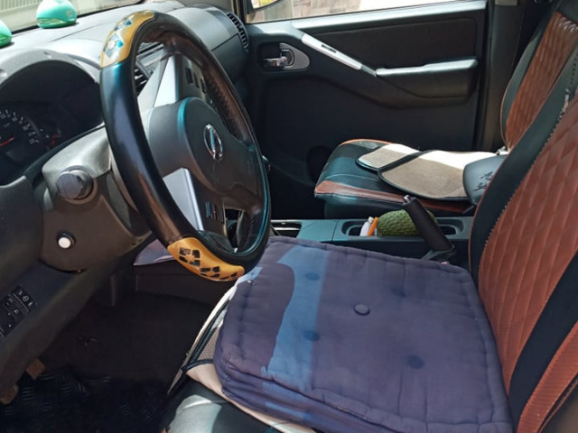 Nissan Navara, Carros, Bissau