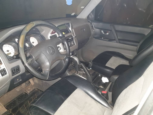Mitsubishi Pajero, Carros, Bissau