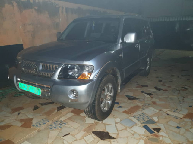 Mitsubishi Pajero, Carros, Bissau