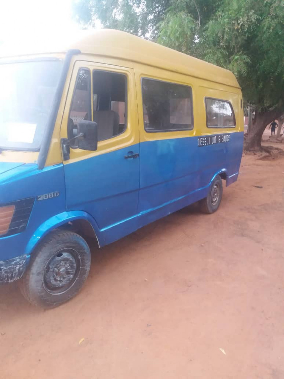 Mercedes-Benz TN, Camiões - Autocarros, Bissau