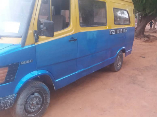 Mercedes-Benz TN, Camiões - Autocarros, Bissau
