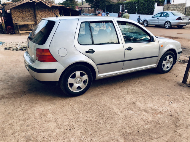 Volkswagen Golf, Carros, Bissau