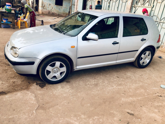 Volkswagen Golf, Carros, Bissau