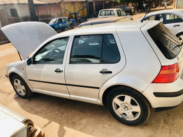 Volkswagen Golf, Carros, Bissau