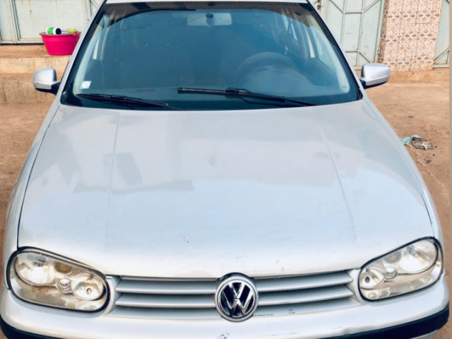 Volkswagen Golf, Carros, Bissau