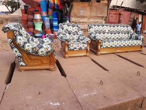 Sofá, Camas - Poltronas, Bissau