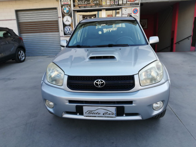 Toyota RAV4, Carros, Bissau