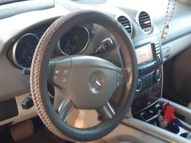 Mercedes-Benz M-Class, Carros, Bissau