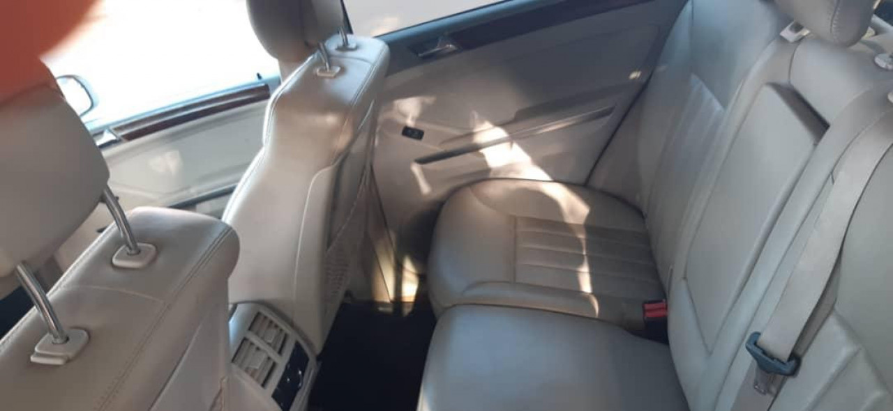 Mercedes-Benz M-Class, Carros, Bissau