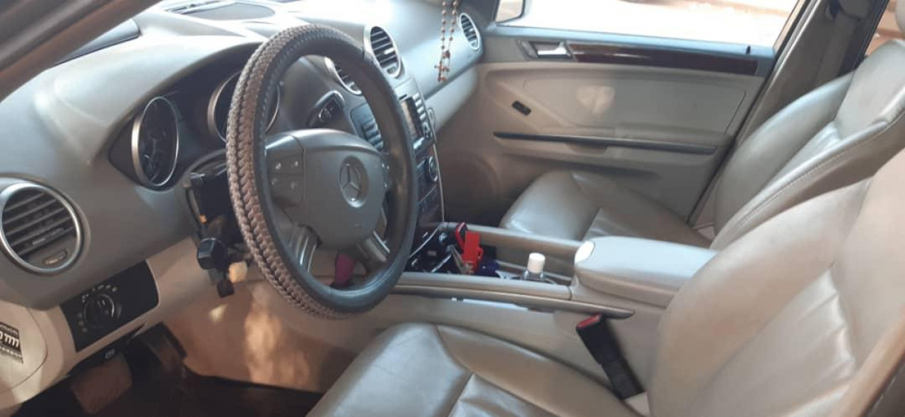 Mercedes-Benz M-Class, Carros, Bissau