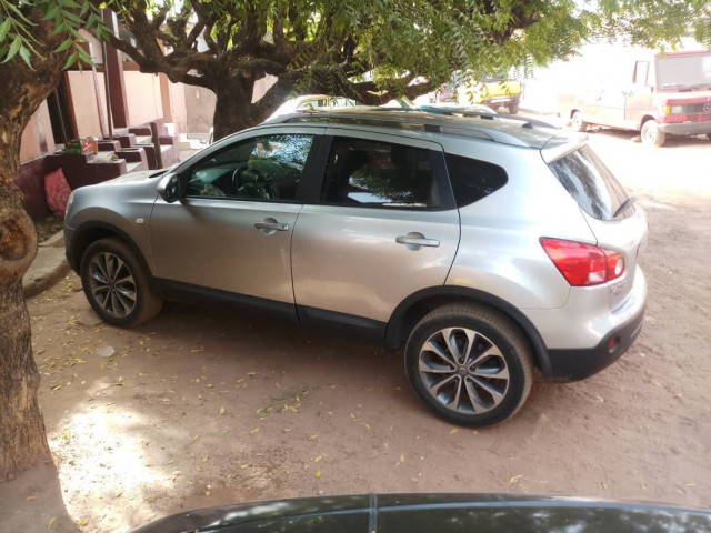 Nissan Qashqai, Carros, Bissau