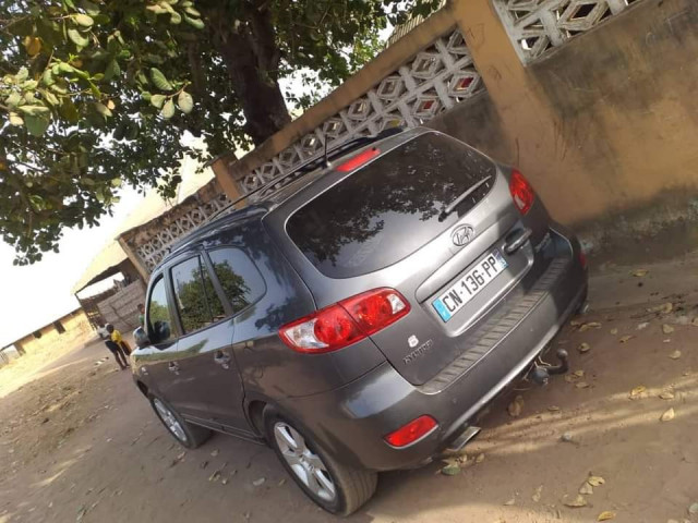 Hiunday Santa Fé, Carros, Bissau