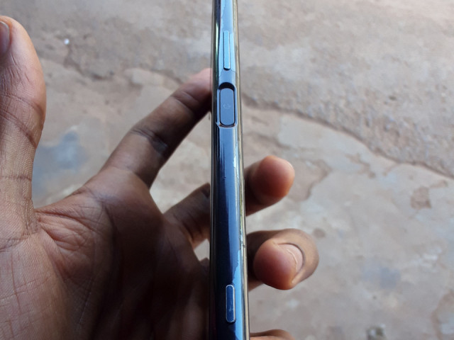 XPERIA, Telemóveis, Bissau