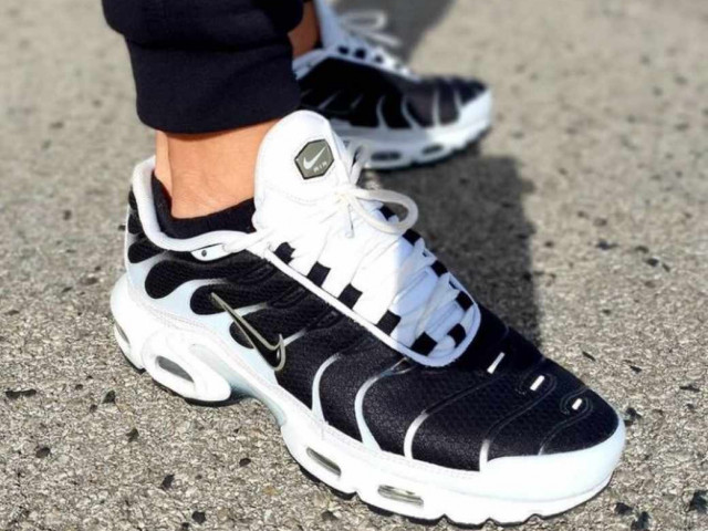 Nike TN, Calçado, Bissau