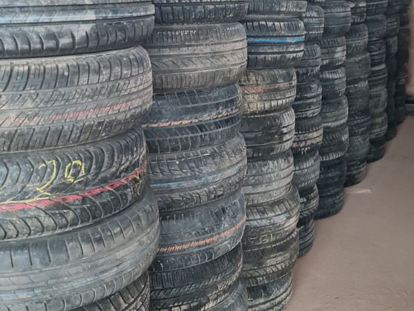 Pneus diferentes, Peças para Veículos, Bissau