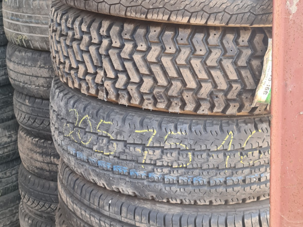 Pneus diferentes, Peças para Veículos, Bissau