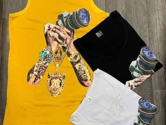 T-shirts diferentes, Roupa, Bissau
