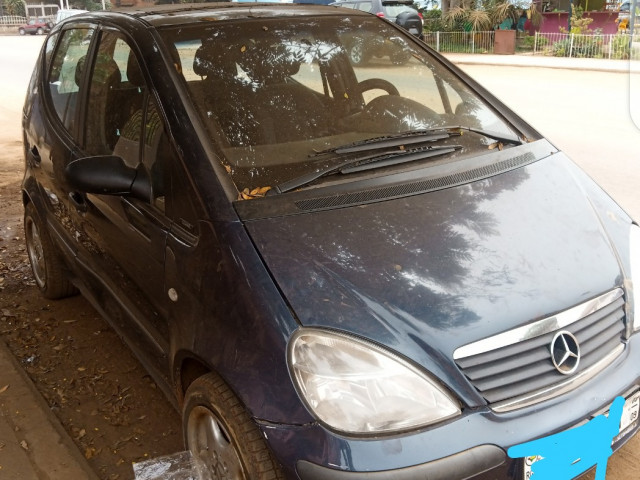 Mercedes A class 140, Carros, Bissau