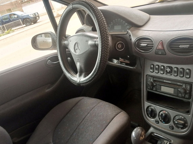 Mercedes A class 140, Carros, Bissau