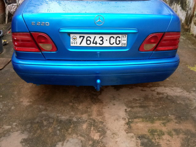 Mercedes-Benz E-Class, Carros, Bissau