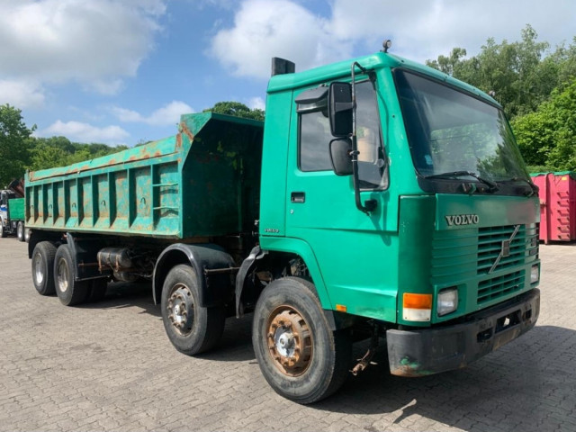 Volvo FL, Camiões - Autocarros, Bissau