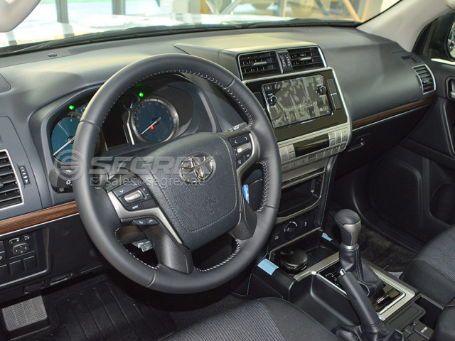 Toyota Land Cruiser Prado, Carros, Bissau