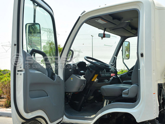 Hino, Camiões - Autocarros, Bissau