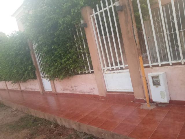 C. V Negocios, Casas, Bissau
