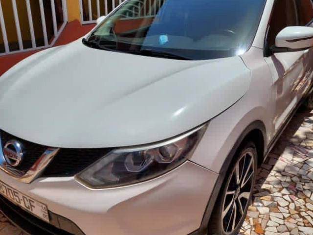 Nissan Qashqai, Carros, Bissau