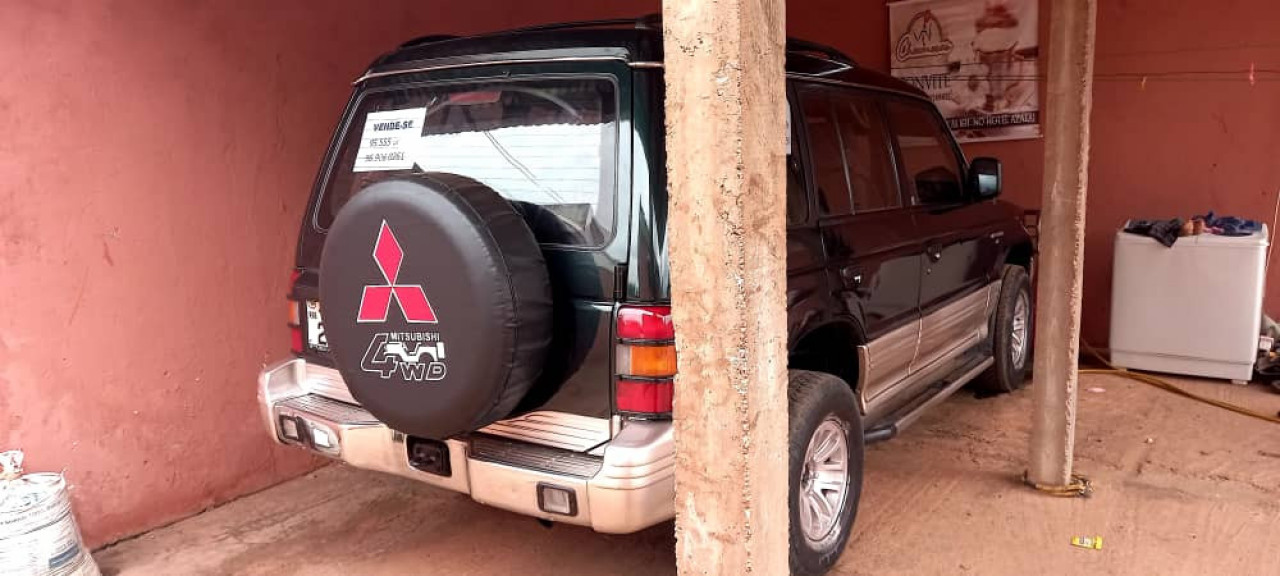 Mitsubishi Pajero, Carros, Bissau