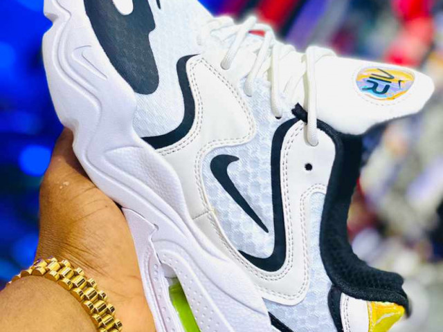 Nike Air, Calçado, Bissau