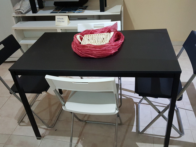 Mesa de cozinha com 4 cadeiras, Mesas - Cadeiras, Bissau